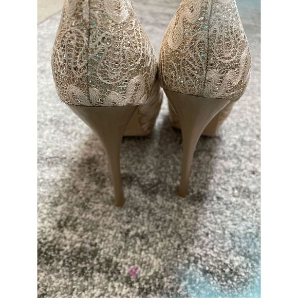 Women’s Lace Heels - Picture 7 of 17